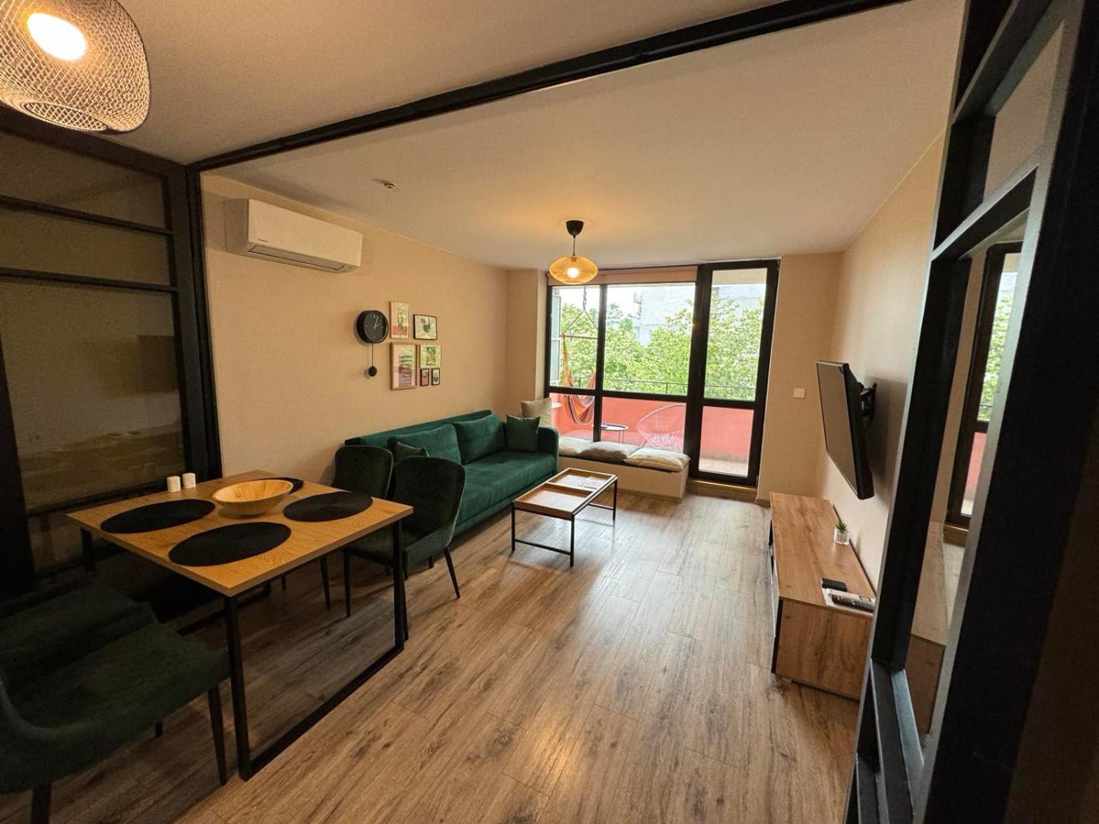 Lovely 1 Bedroom Apartment In The Heart Of Varna Exteriér fotografie